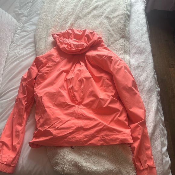 Lululemon windbreaker - Picture 4 of 4